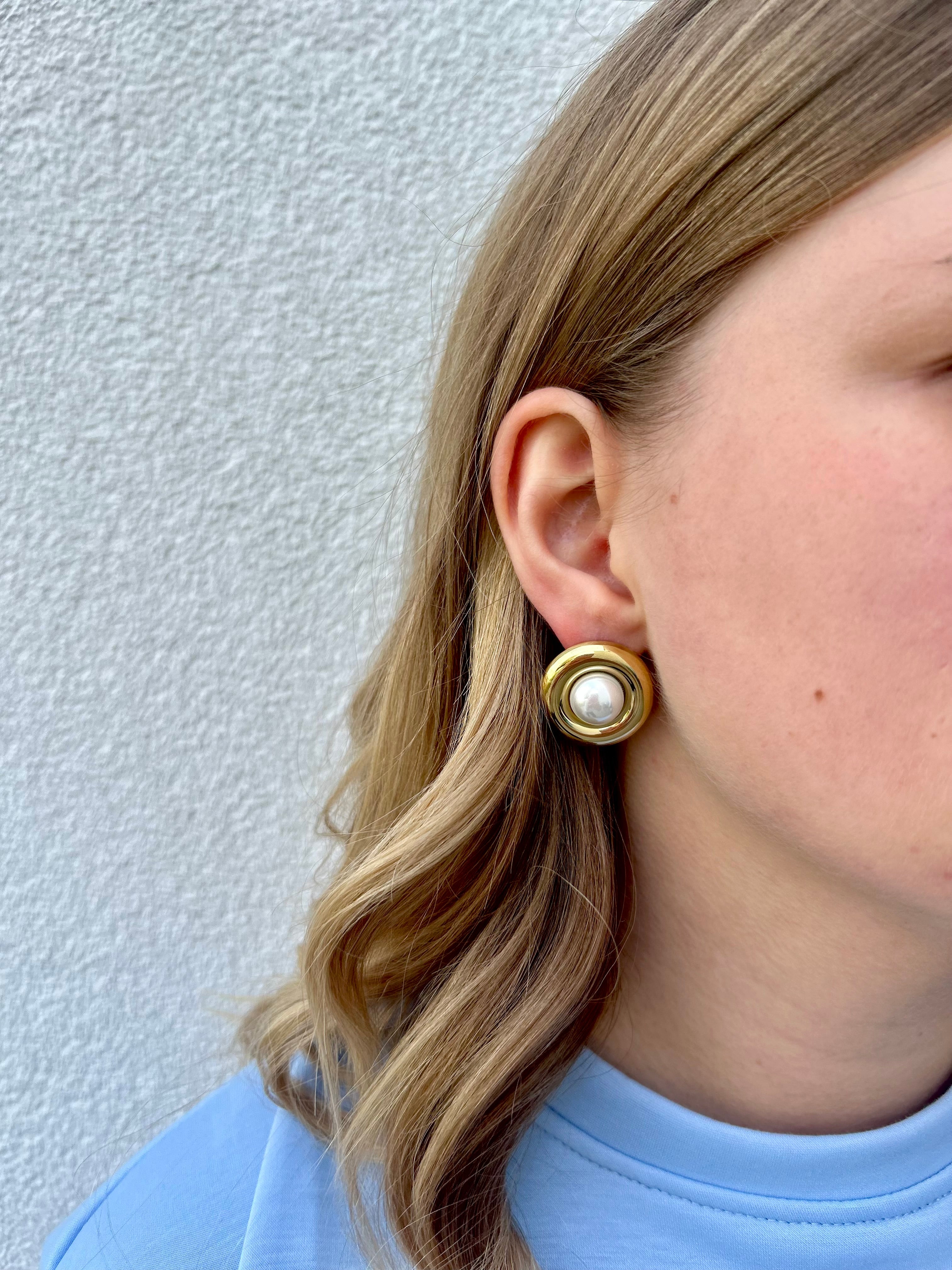 Big pearl earrings