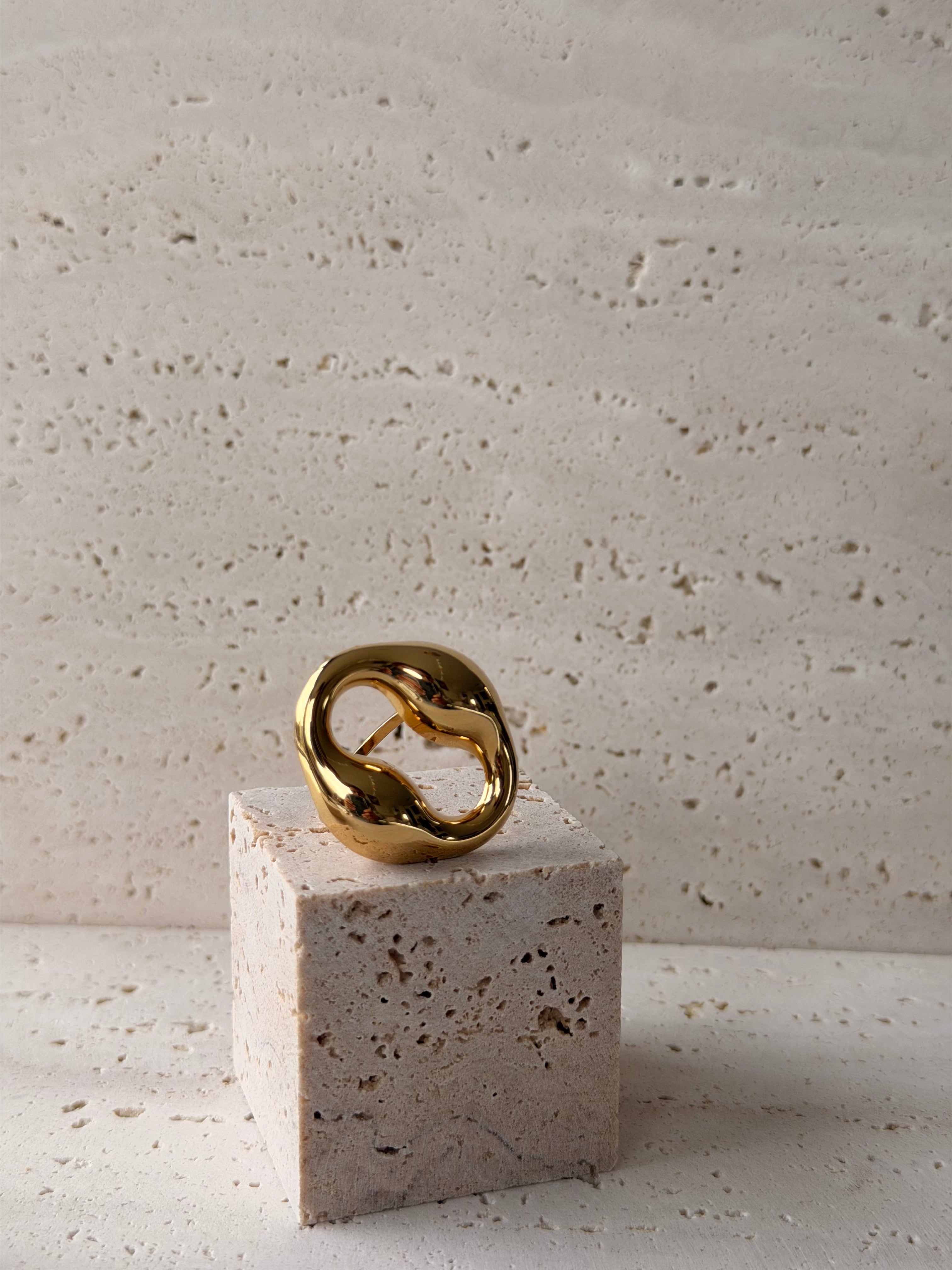 Lova ring