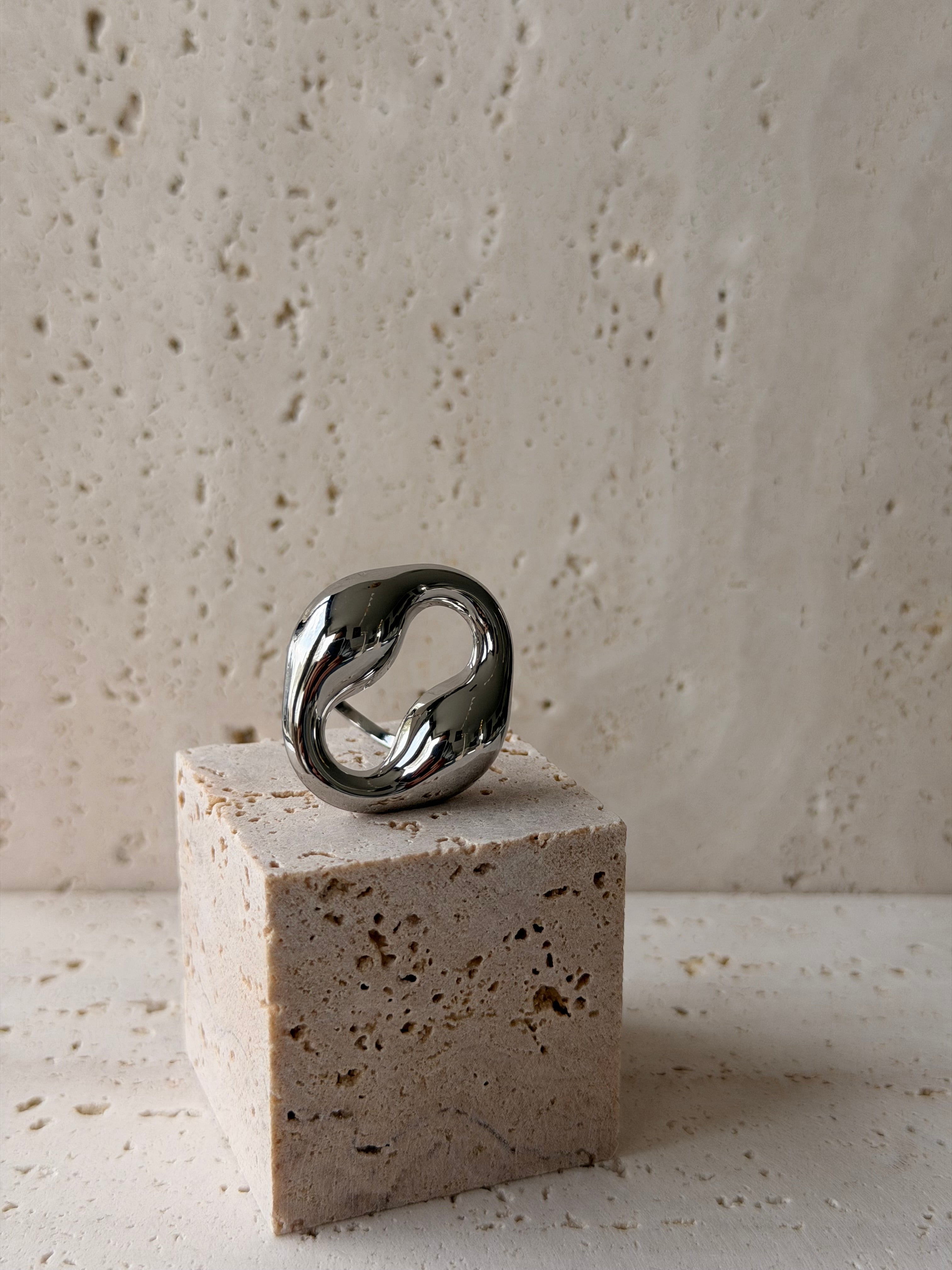Lova ring