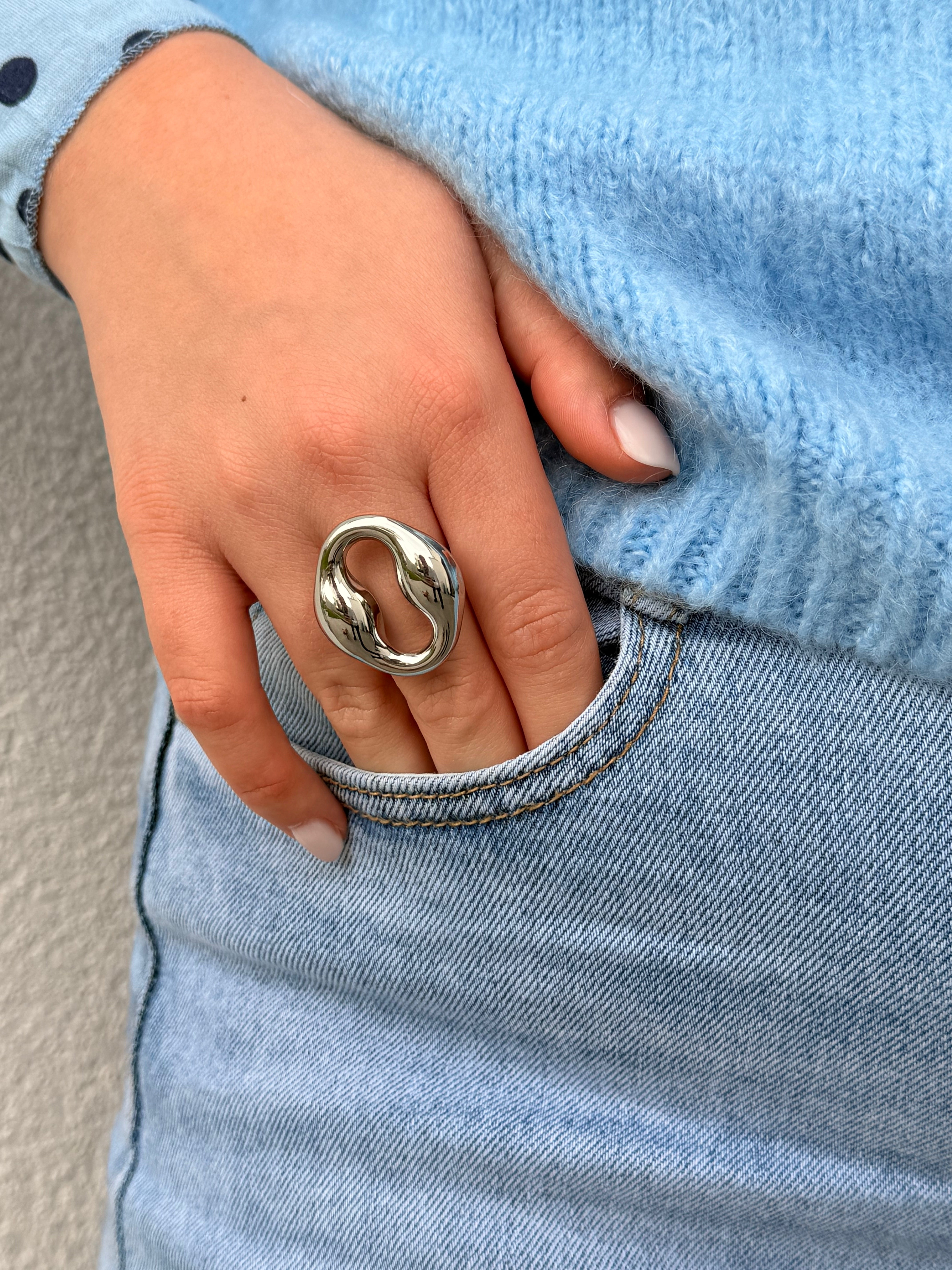 Lova ring