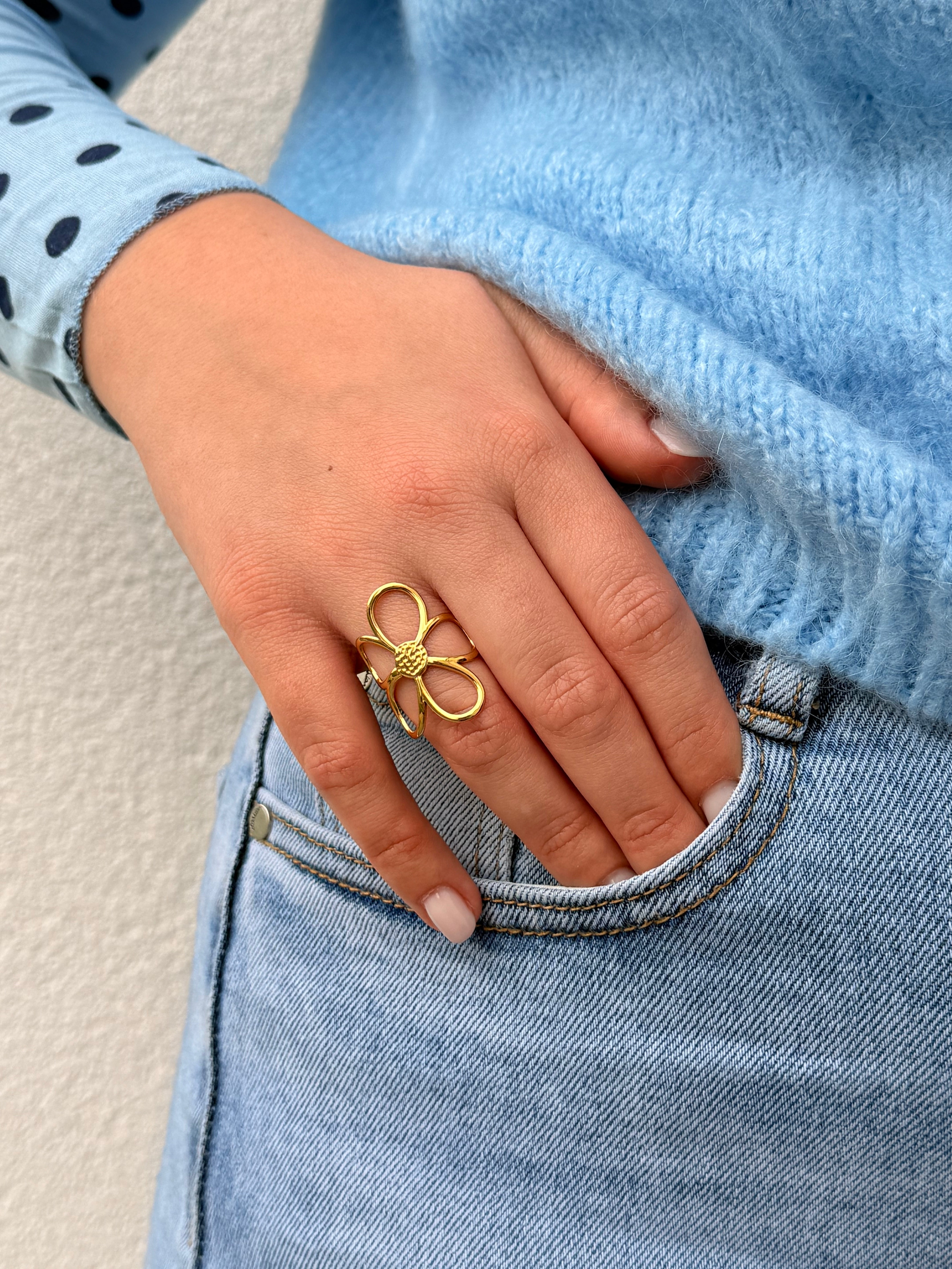 Flora ring