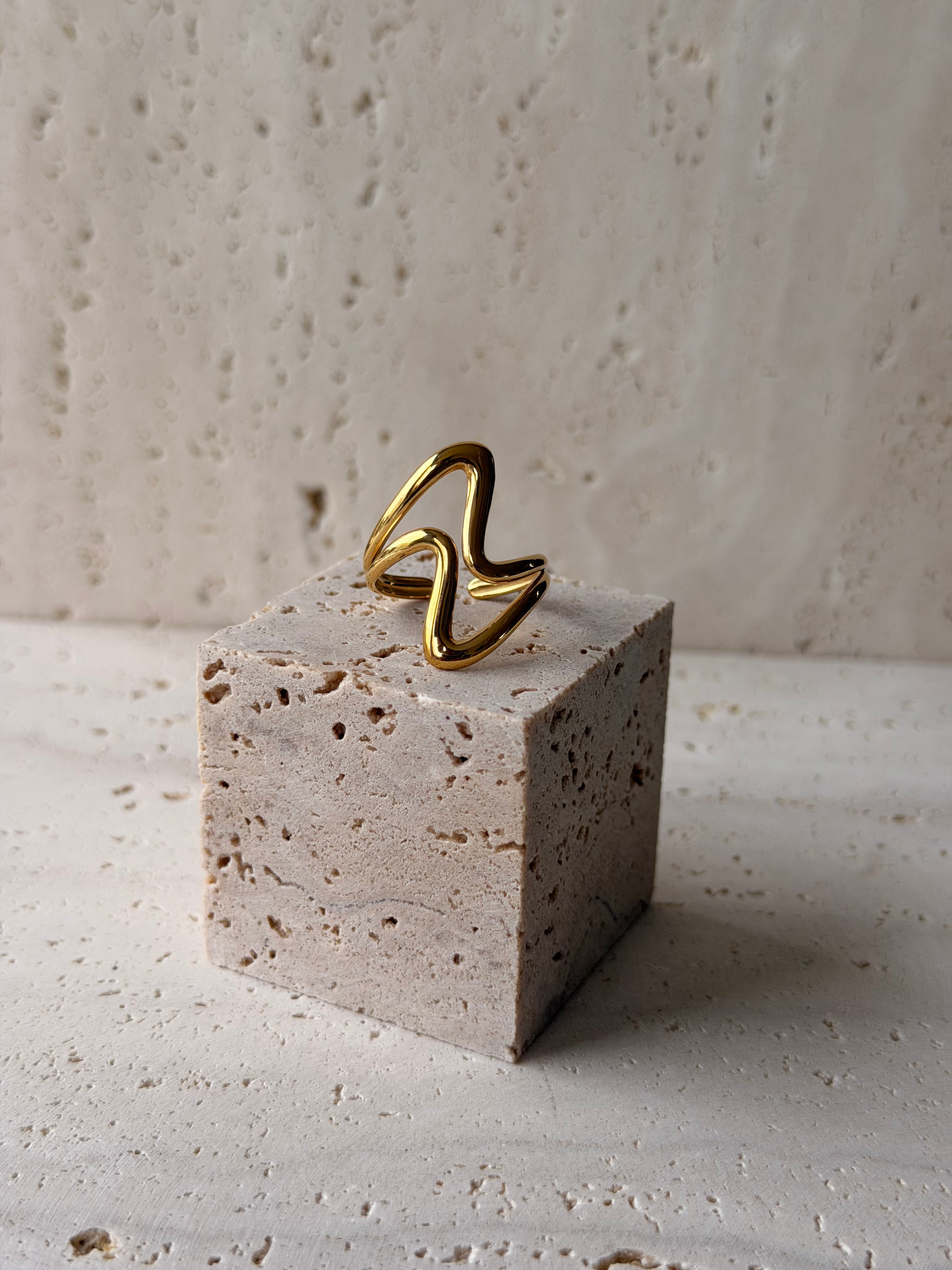Wave ring