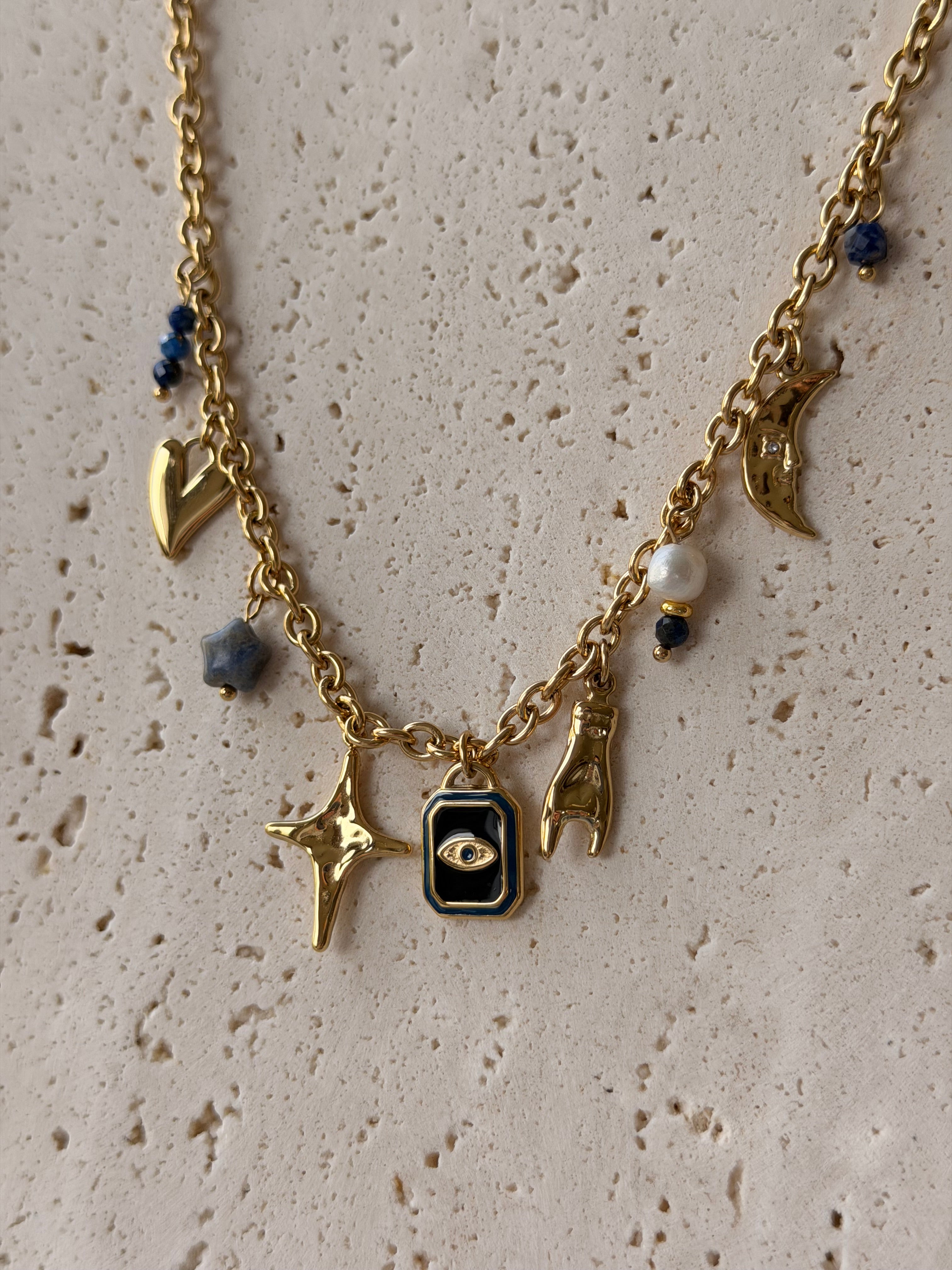 Charm moon necklace