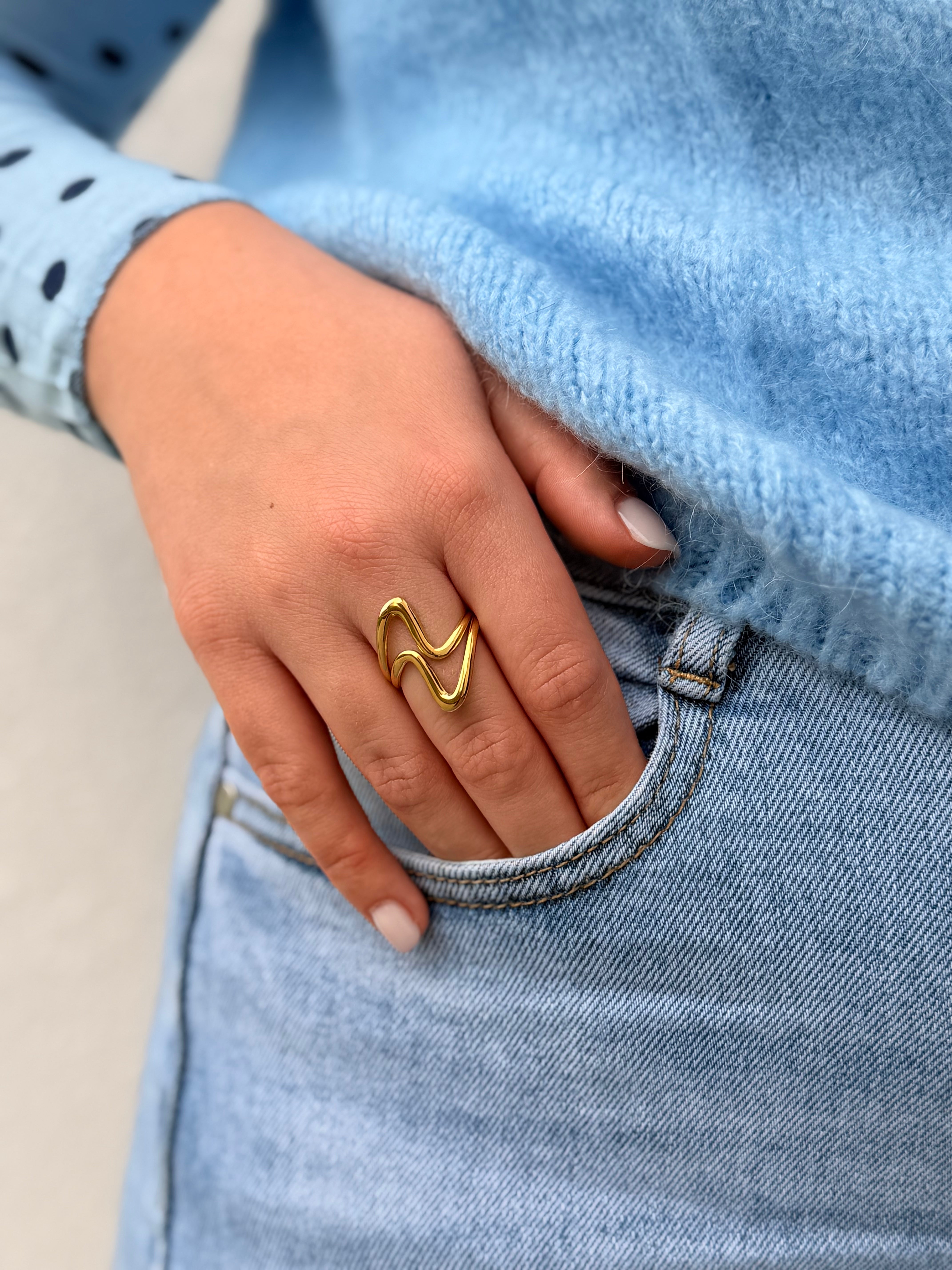 Wave ring